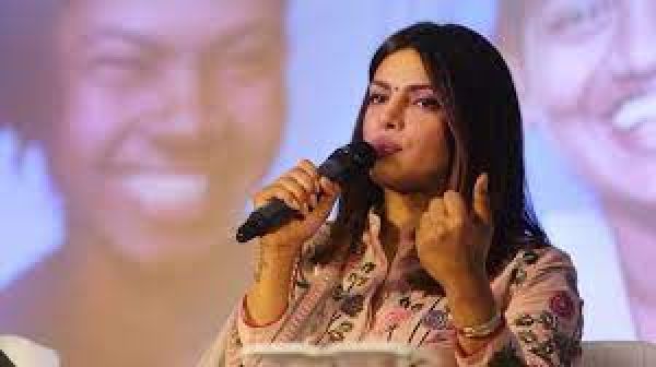लड़कियों के प्रति समाज की सोच बदलनी चाहिए: प्रियंका चोपड़ा