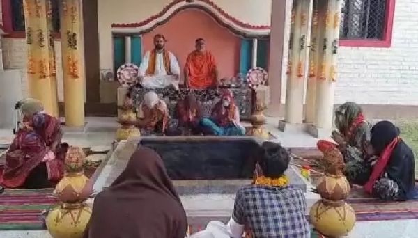 मुस्लिम परिवार के 2 भाइयों व 7 बहनों समेत 9 लोगों ने अपनाया हिंदू धर्म