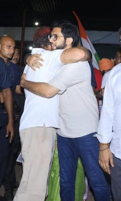 'राहुल गांधी को गले लगाने के लिए गोमूत्र से आदित्य ठाकरे को स्नान कराएं'