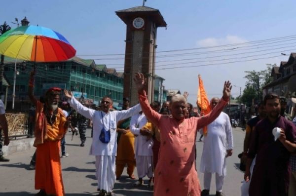 डर के साए में जी रहे कश्मीरी पंडित: फैक्ट-फाइडिंग टीम