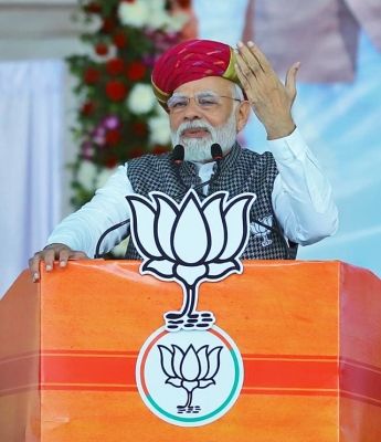  कांग्रेस उन्हें दे रही धमकी : पीएम मोदी