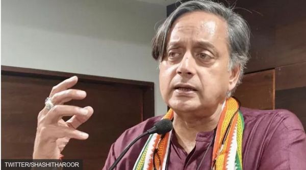 शशि थरूर कांग्रेस में सचिन पायलट की तरह साइडलाइन किए जा रहे हैं?
