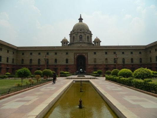 केंद्र ने की प्रधानमंत्री कार्यालय में तीन अधिकारियों की नियुक्ति