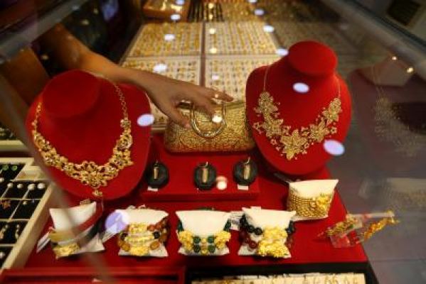लुटेरों के निशाने पर आभूषण व्यापारी