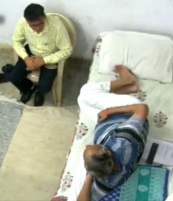 अब तिहाड़ अधीक्षक के साथ सत्येंद्र जैन का नया वीडियो आया सामने