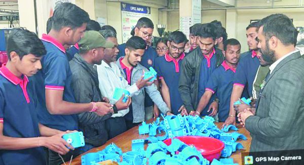 मैक विद्यार्थियों का सिपेट में शैक्षिणिक यात्रा