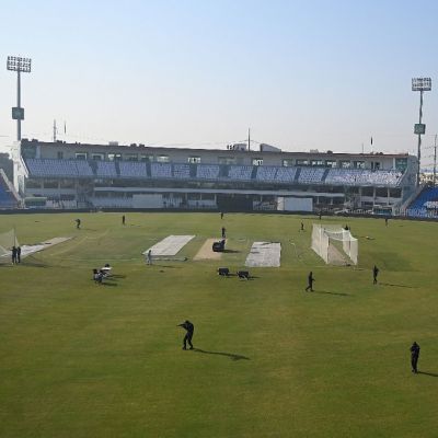 इंग्लैड-पाकिस्तान सिरीज़: इंग्लैंड के कई खिलाड़ी बीमार, पहले टेस्ट को लेकर अनिश्चितता