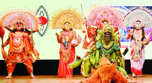 छऊ नृत्य से केपीएस में बही आस्था की बयार