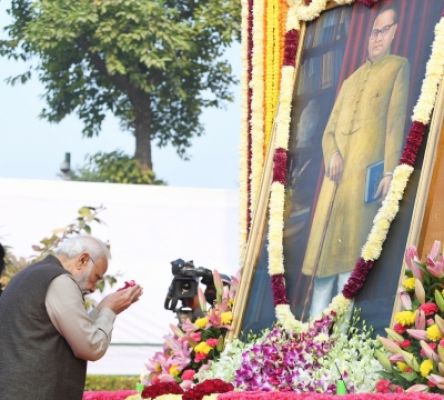 पीएम मोदी ने अंबेडकर की पुण्यतिथि पर दी श्रद्धांजलि