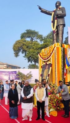 खड़गे, सोनिया गांधी समेत कांग्रेस नेताओं ने अंबेडकर को दी श्रद्धांजलि