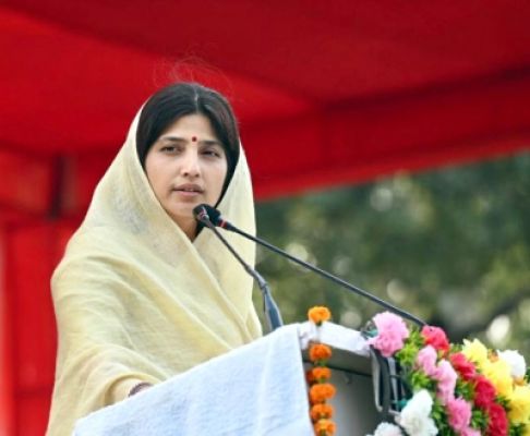 मैनपुरी में सपा को भारी बढ़त, रामपुर और खतौली में भी आगे