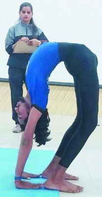 अंतर महाविद्यालयीन योग स्पर्धा में प्रगति कॉलेज के दिवाकर प्रथम