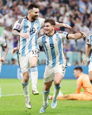 पेले और माराडोना की जमात में शामिल होने से एक जीत दूर मेस्सी