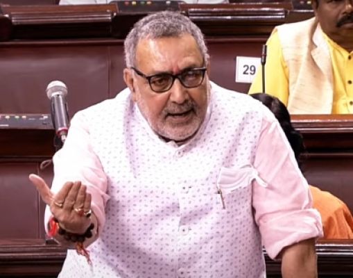 चीन पर संसद में हंगामे पर बोले गिरिराज- सेना को अपमानित कर रहा है विपक्ष