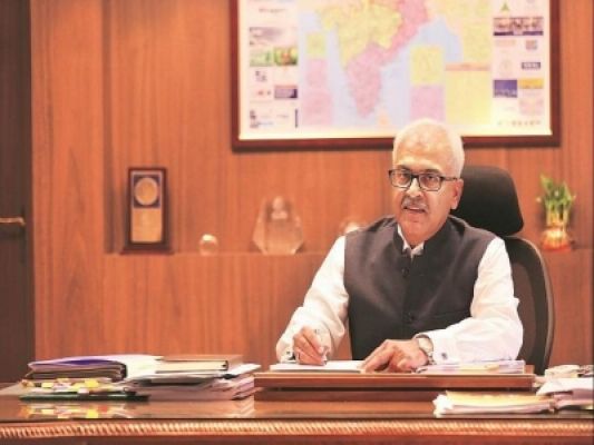 दिल्ली एयरपोर्ट पर भीड़ को लेकर गृह सचिव अजय कुमार भल्ला करेंगे बैठक