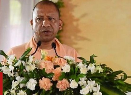 उत्तर प्रदेश: अयोध्या में सड़कें चौड़ी हो रही हैं, दुकानें टूट रही हैं और लोग रो रहे हैं