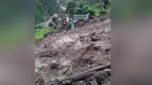 मलेशिया में भूस्खलन में कम से कम 8 की मौत, दर्जनों लोग लापता