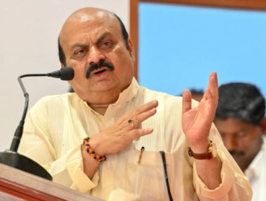 कर्नाटक सीएम ने खड़गे, गांधी परिवार से आतंकवाद पर रुख स्पष्ट करने को कहा
