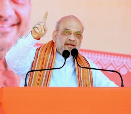 कोलकाता पहुंचे अमित शाह, बंगाल बीजेपी नेताओं के साथ की बैठक