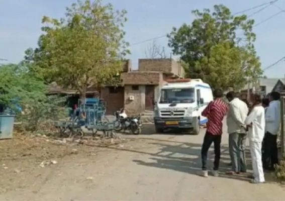 गुजरात : व्यक्ति और उसकी मां को आत्महत्या के लिए उकसाने के आरोप में पांच रिश्तेदार गिरफ्तार