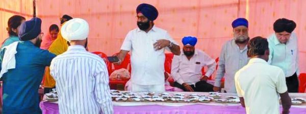 गुरुगोविंद सिंह नगर कीर्तन में रामगढिय़ा सेवक सभा ने लगाया स्वागत स्टॉल