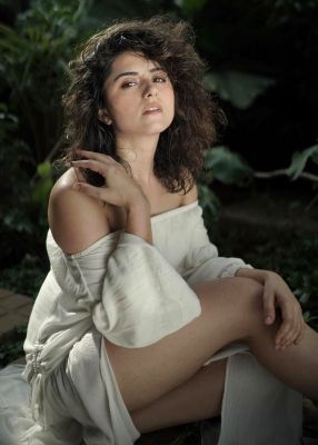 रिद्धि डोगरा ने एक्ट्रेस बनने के लिए छोड़ दी थी नौकरी