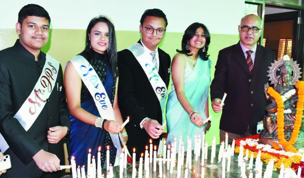 फेयरवेल में भावुक हुए डीपीएस विद्यार्थी