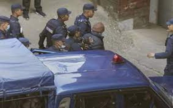 नेपाल जेल से रिहाई के बाद शोभराज को फ्रांस निर्वासित किया गया