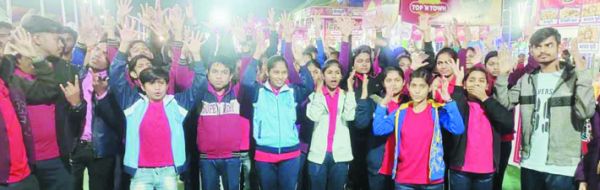 सामाजिक संस्था ने 80 दिव्यांग विद्यार्थियों  को डिज्नीलैंड मेले का दिलाया आनंद