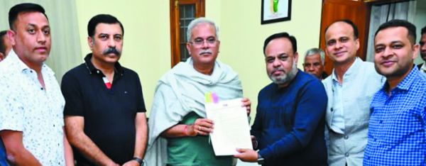  शासन द्वारा घोषित औद्योगिक क्षेत्रों को नगर निगम सीमा से पृथक रखने सीएम से आग्रह