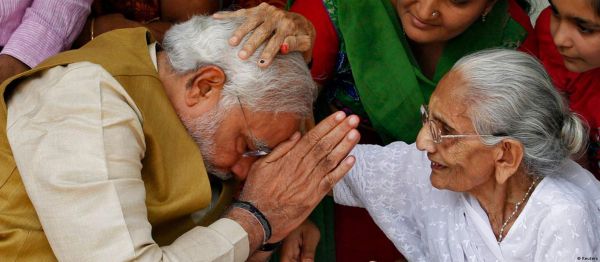 प्रधानमंत्री मोदी की मां का निधन