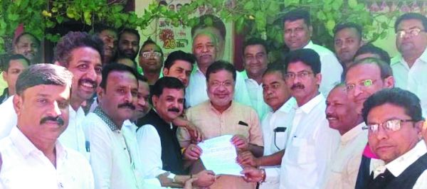 सांसद-कलेक्टर को सकल जैन समाज ने सौंपा ज्ञापन