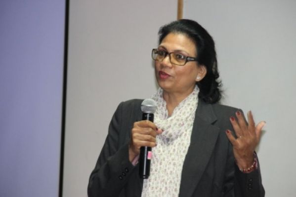 सीईआरएन वैज्ञानिक ने प्रवासी भारतीय पुरस्कार भारतीय छात्रों को समर्पित किया