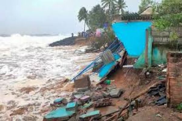 कैलिफोर्निया में तूफान के साथ बारिश और बाढ़ का खतरा बढ़ा