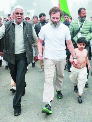 हमेशा उम्मीद में, और हमेशा ठगा जाता है...