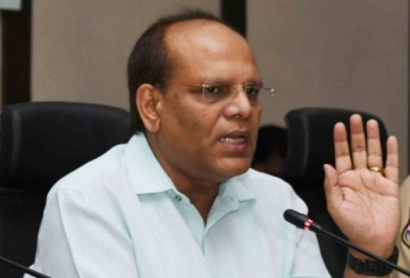 आईएएस अधिकारी सोमेश कुमार ने आंध्र सरकार किया रिपोर्ट