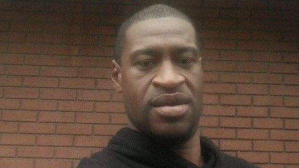 पुलिस के पकड़ने के बाद ब्लैक लाइव्स मैटर की सह-संस्थापक के रिश्तेदार की मौत