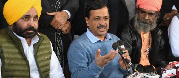 केजरीवाल को कहा 10 दिन में चुकाएं 163 करोड़ रुपये