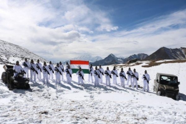 पीएम मोदी ने सेना दिवस पर दी शुभकामनाएं
