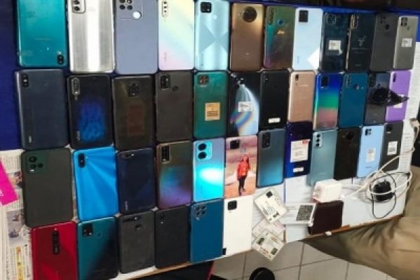 झारखंड के साहिबगंज में बच्चों को मोबाइल फोन चोरी की दी जा रही ट्रेनिंग