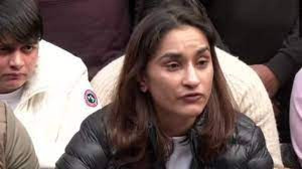 डब्ल्यूएफआई अध्यक्ष ने महिला पहलवानों का यौन शोषण किया, मुझे जान से मारने की धमकी मिली: विनेश