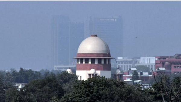 अदालत और सरकार की मुठभेड़