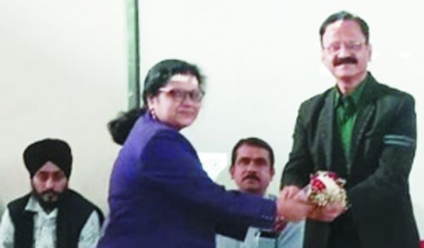 अग्रसेन महाविद्यालय में सडक़ सुरक्षा एवं यातायात नियमों पर जागरूकता