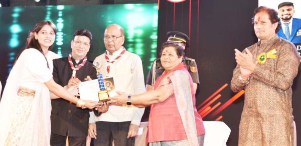 पढ़ाई के साथ-साथ रचनात्मक गतिविधियों में शामिल हो विद्यार्थी-उइके