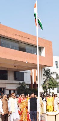 कृति ग्रुप ऑफ इंस्टीट्यूट में ध्वजारोहण
