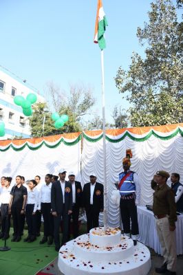 बालको ने गणतंत्र दिवस मनाया