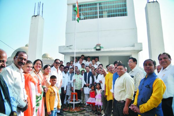 चेम्बर कार्यालय में गणतंत्र-ध्वजारोहण