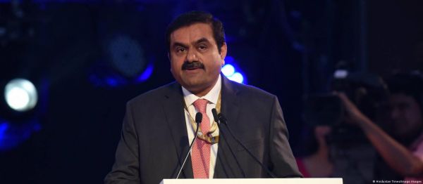 हिंडनबर्ग को अडानी समूह का 413 पन्नों का जवाब