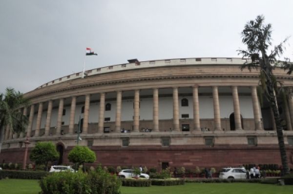 अडानी समूह के मसले पर संसद में दूसरे दिन भी हंगामा, कार्यवाही स्थगित