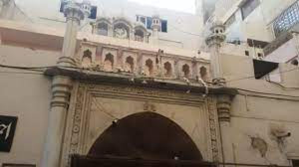 पाकिस्तान में अहमदिया मुसलमानों की इबादतगाहों पर क्यों बढ़ रहे हैं हमले?